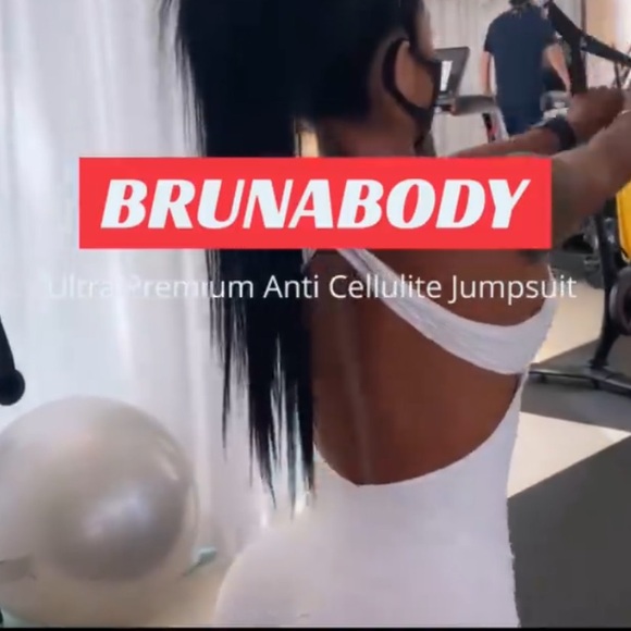 BrunaBody White Honeycomb “tik tok leggings” scrunch butt activewear bodysuit - Picture 3 of 10